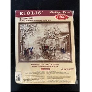 RIOLIS 1400 Winter Village Snow Street Scene Cross Stitch Kit 15 3/4 x 11 3/4